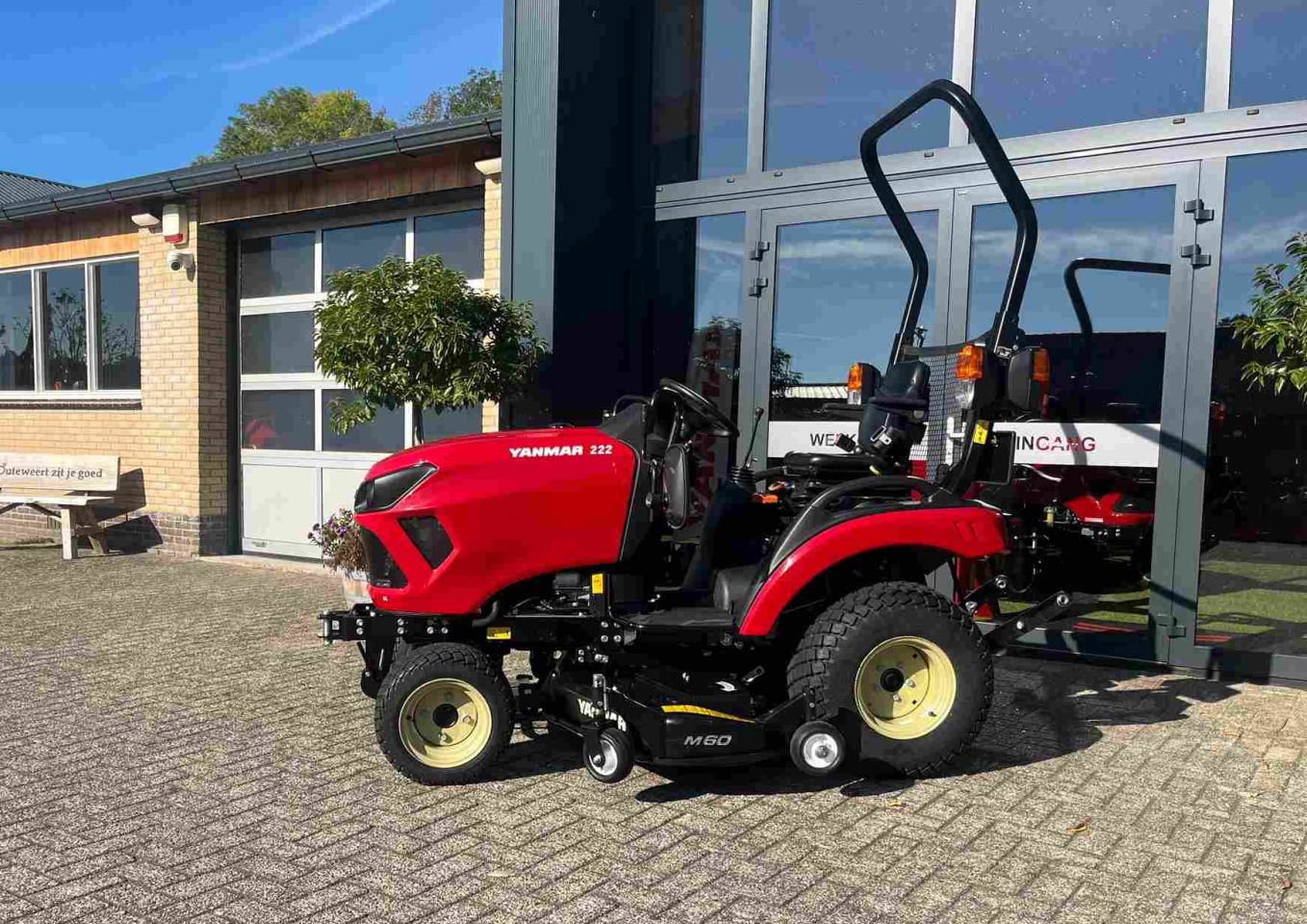 Demo Yanmar SA 222 HST met middenmaaidek voor speciale prijs!