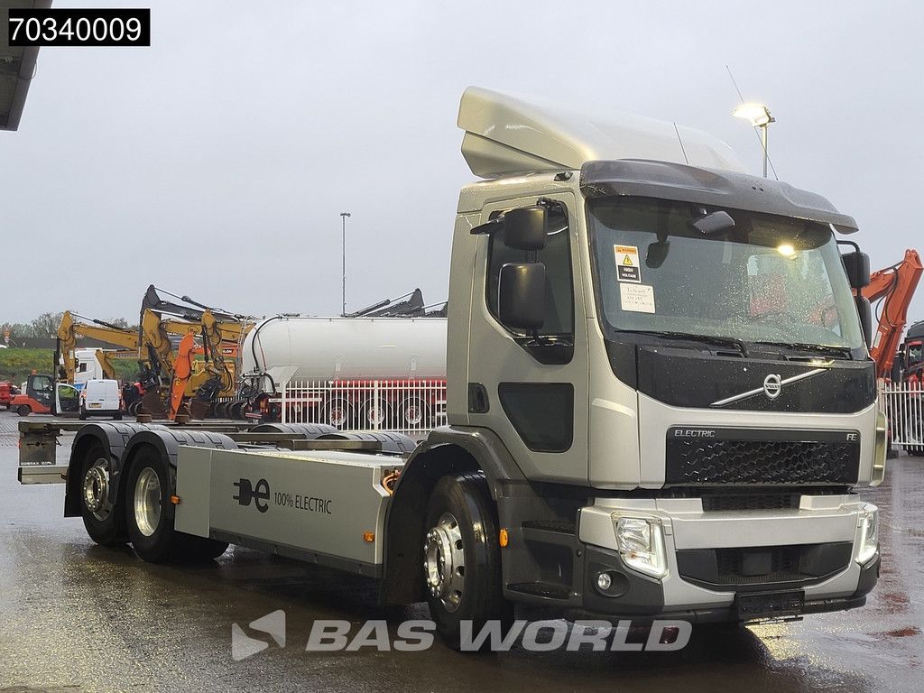Volvo FE FEE 62R 6X2 100% electric 200kW chassis Full Air Suspension Steering axle ACC Airco