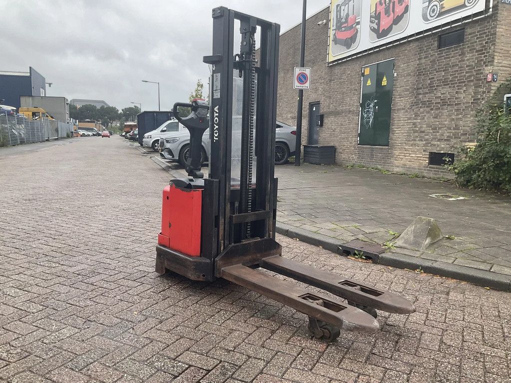 Toyota 7SM12F 1200KG 2.70METER STAPELAAR / HEFTRUCK