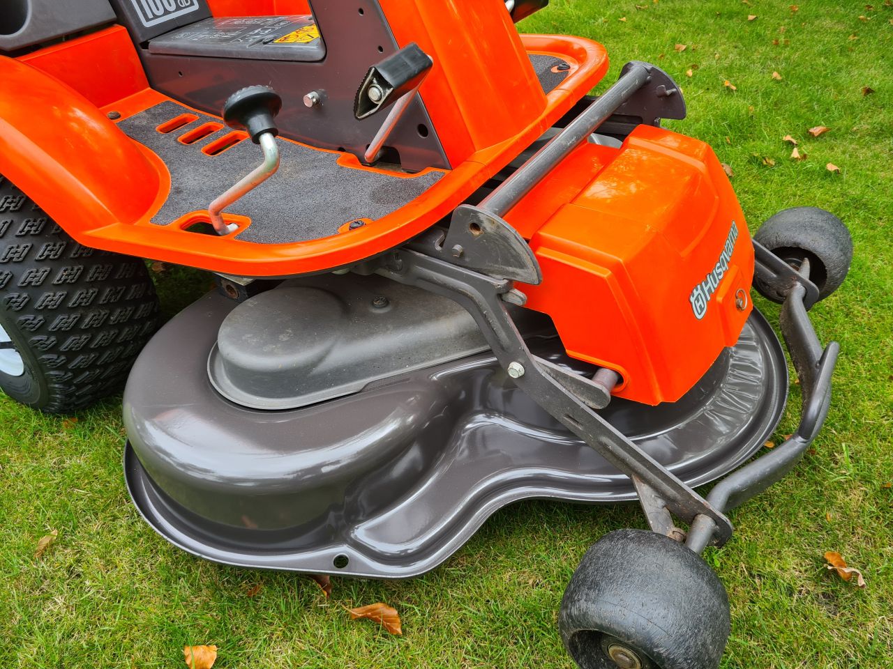 Husqvarna Rider R13c hydrostaat frontmaaier nieuw maaidek.