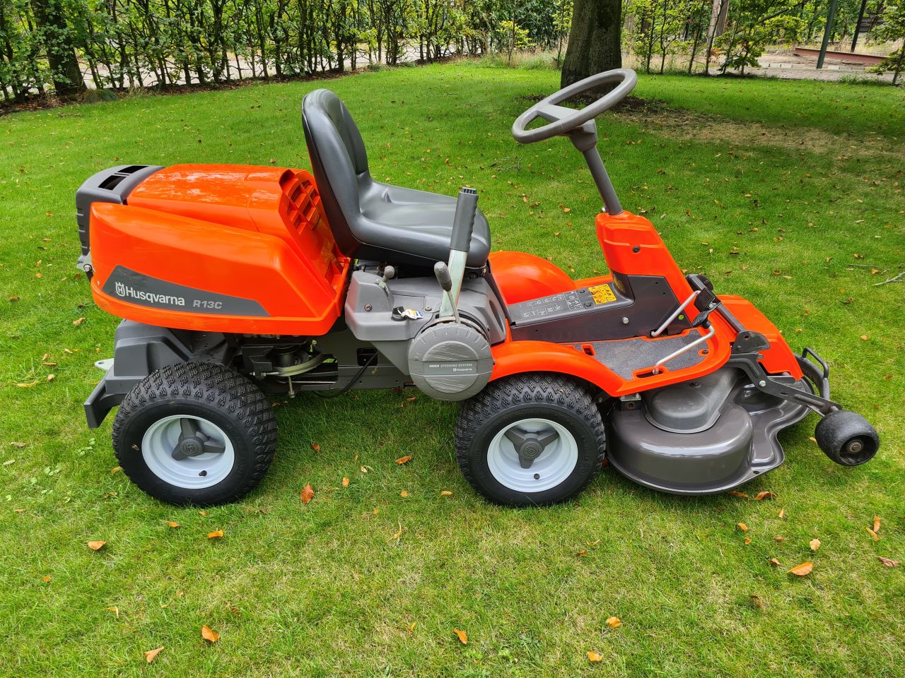 Husqvarna Rider R13c hydrostaat frontmaaier nieuw maaidek.