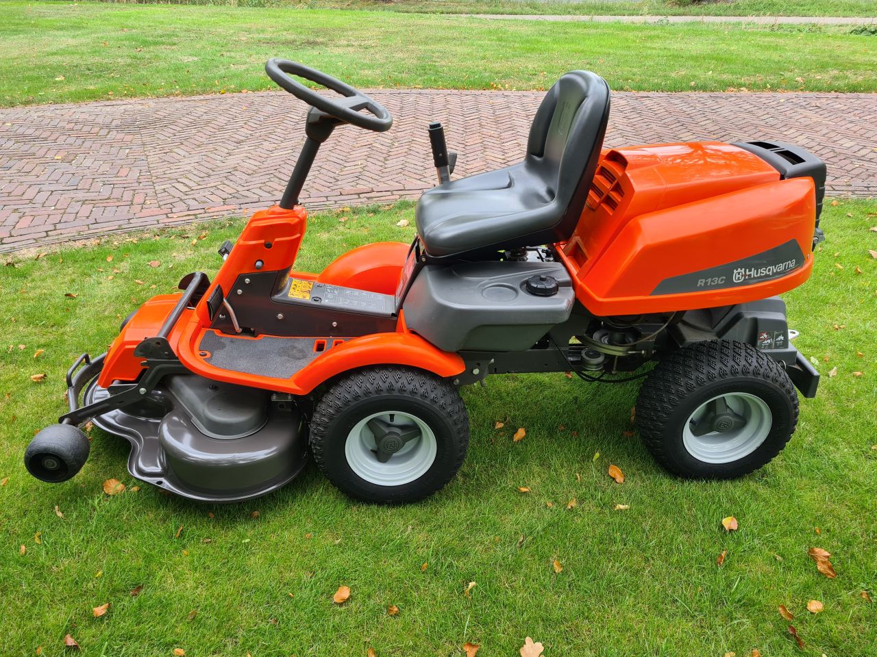 Husqvarna Rider R13c hydrostaat frontmaaier nieuw maaidek.