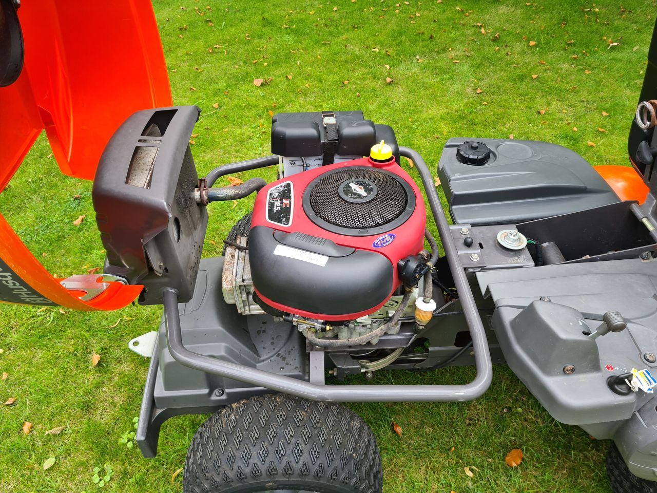 Husqvarna Rider R13c hydrostaat frontmaaier nieuw maaidek.