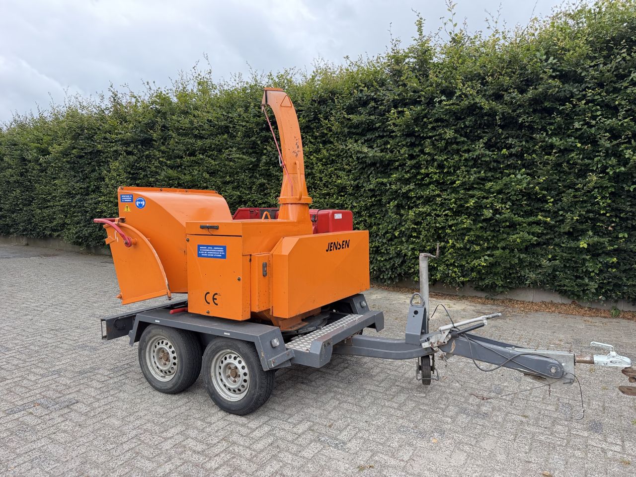 2 x Hout versnipperaar , 1 maal met eigen motor en 1 x Aftakas