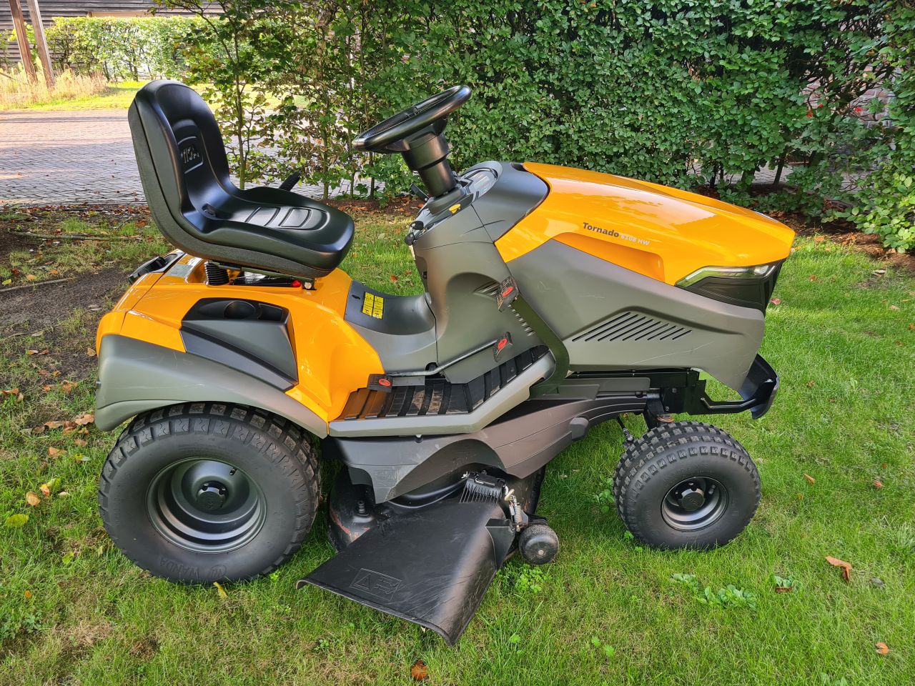 Stiga Tornado 6108 HW 2 cilinder motor 46 uur 2021.