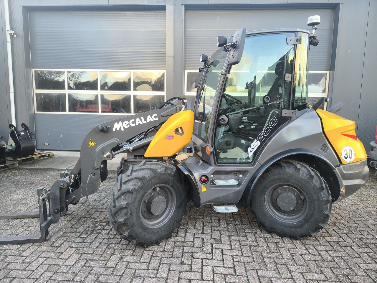 MECALAC AS600 (30KM)