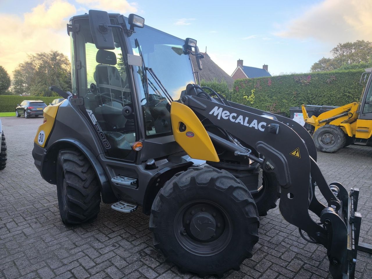 MECALAC AS600 (30KM)