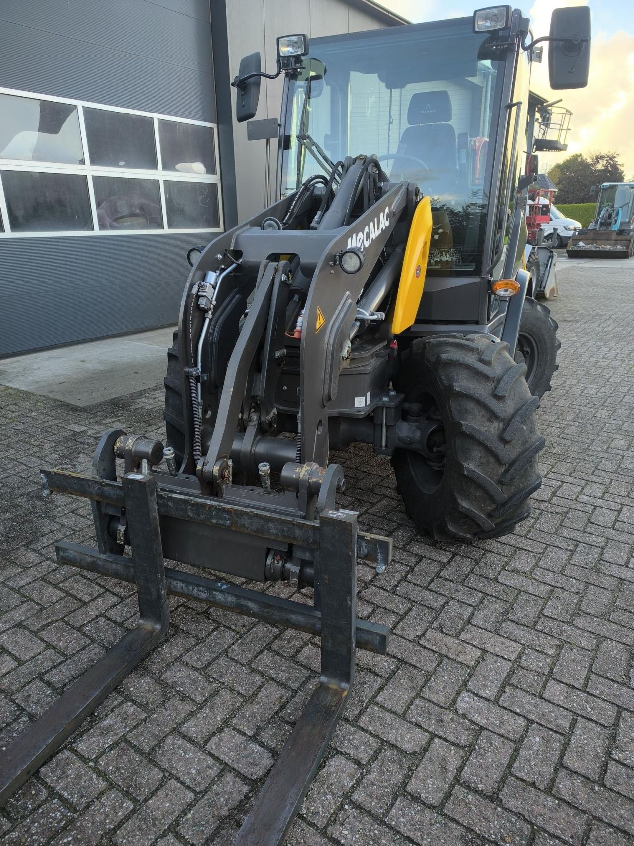 MECALAC AS600 (30KM)