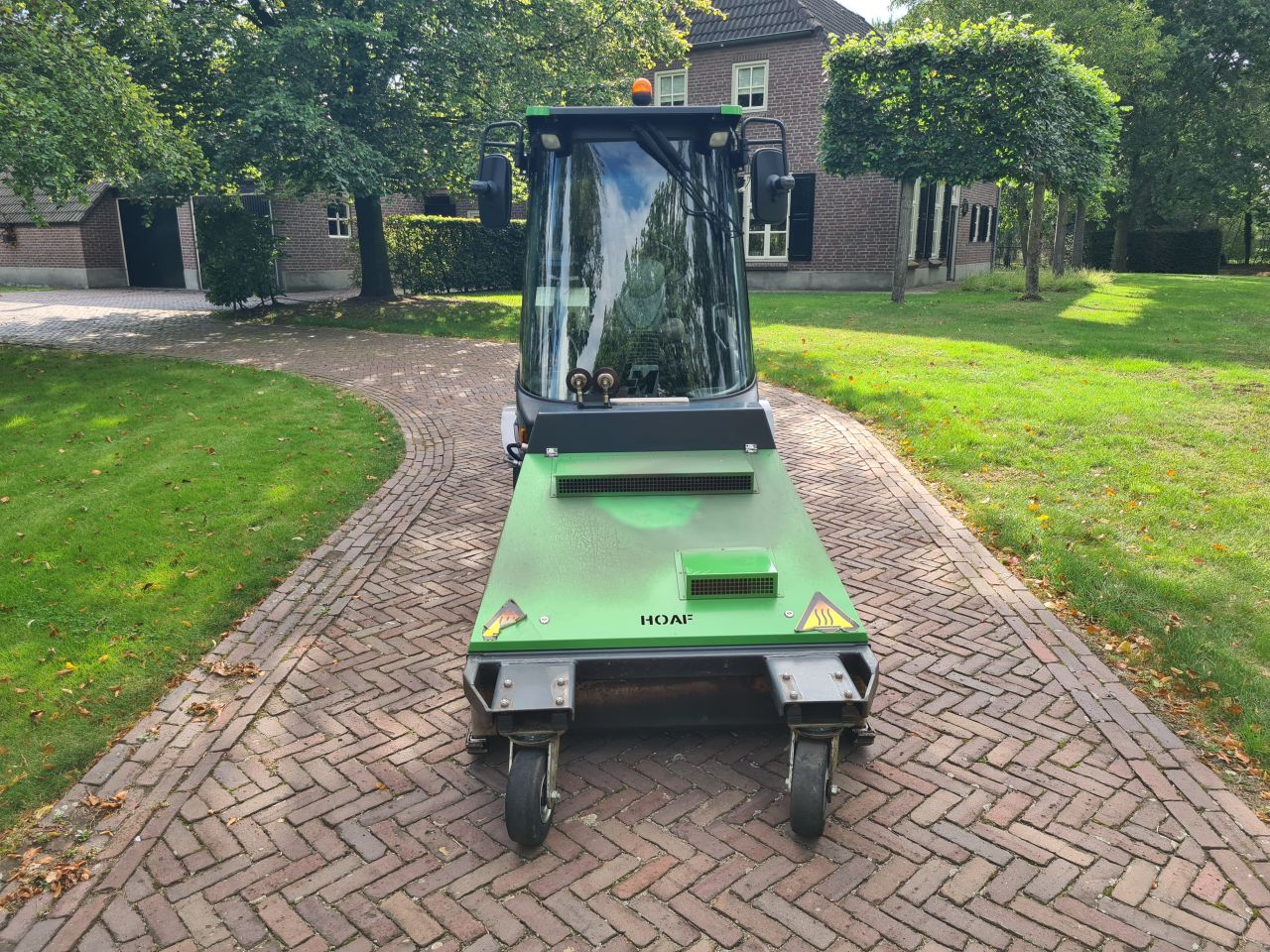 Lm trac 336 werktuigdrager met Hoaf brander.