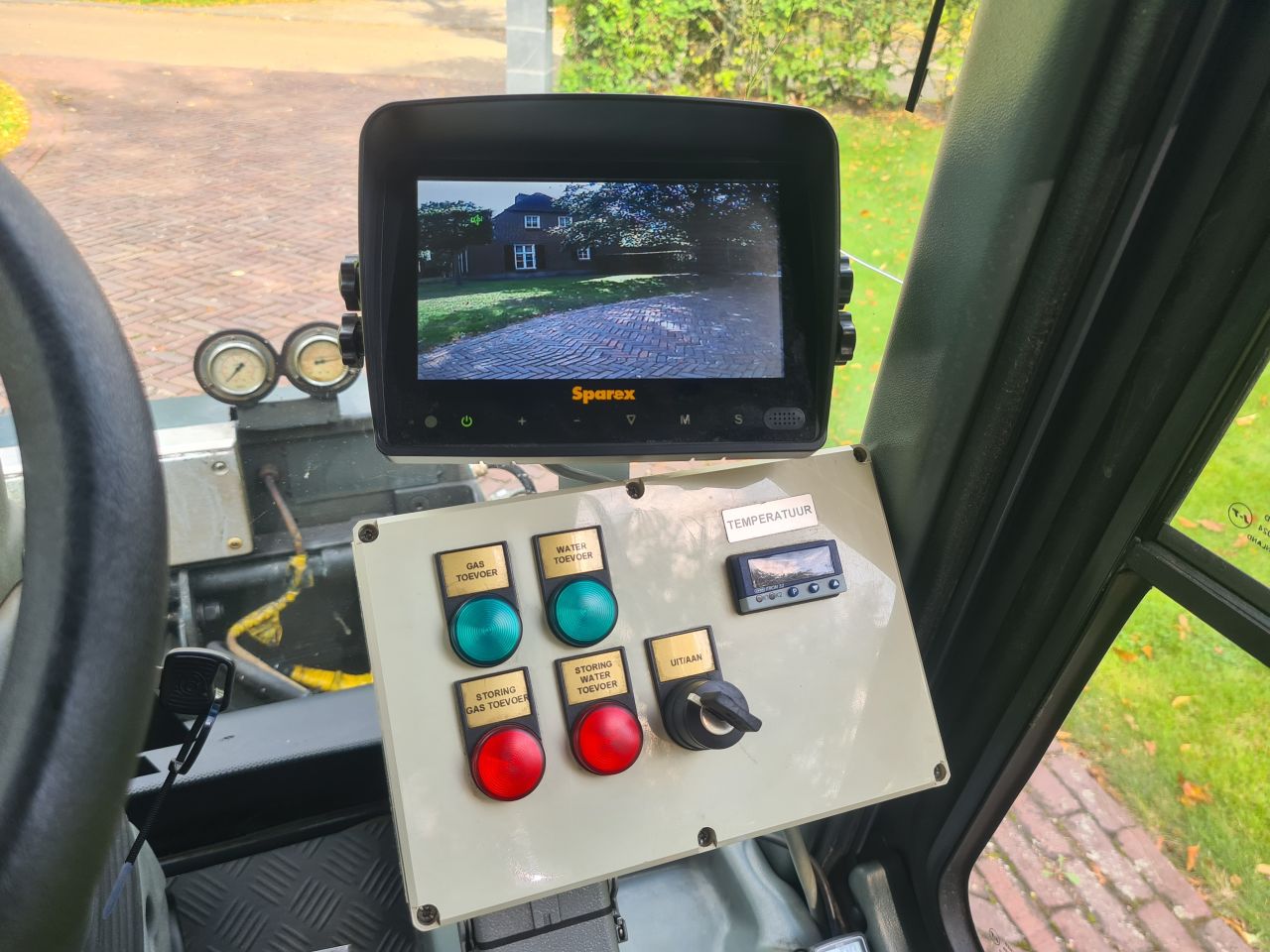 Lm trac 336 werktuigdrager met Hoaf brander.