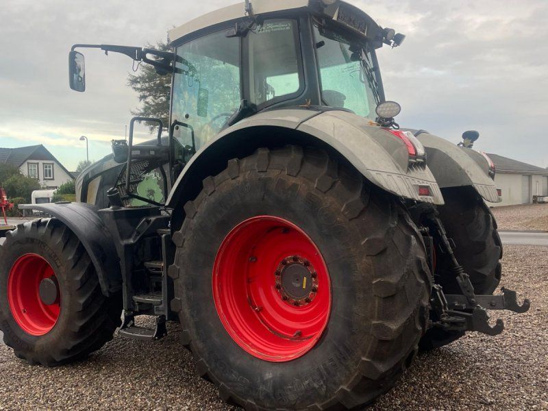 Fendt 828 Vario SCR Profi Plus  Sort