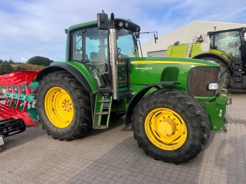 John Deere 6920