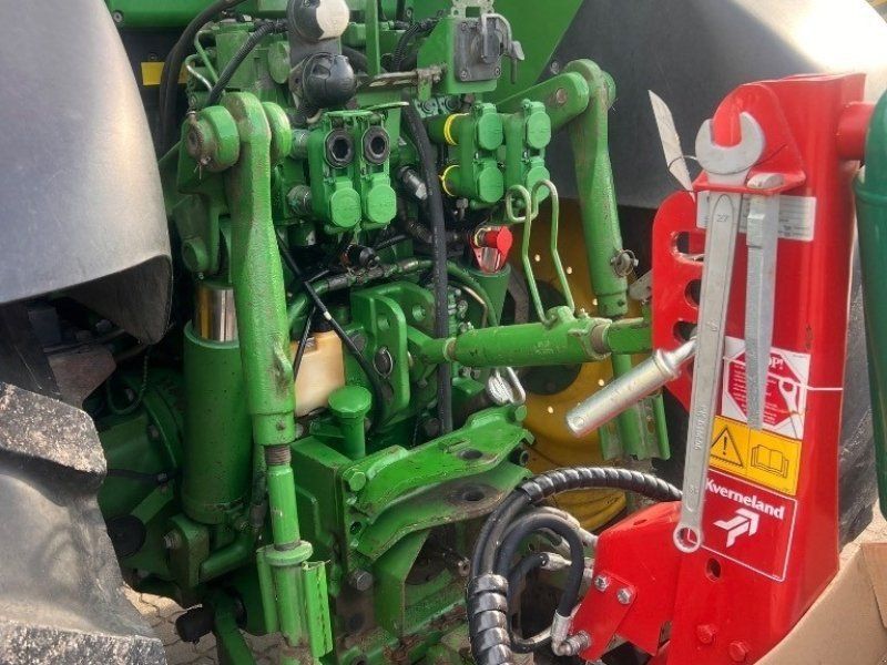 John Deere 6920