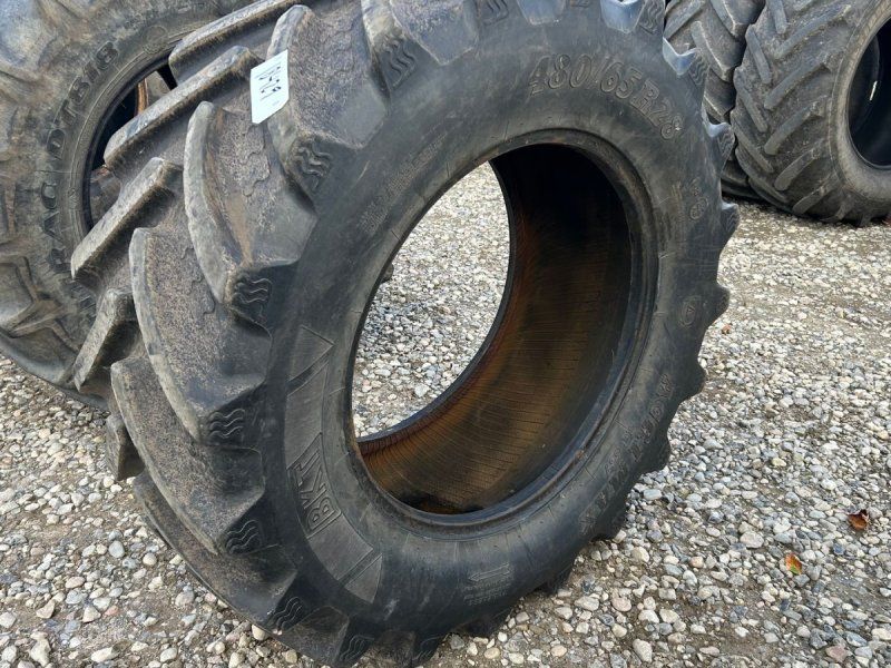 BKT 480/65R28