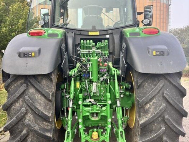 John Deere 6215 R