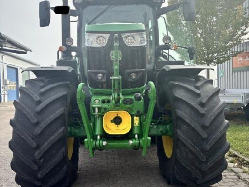 John Deere 6215 R