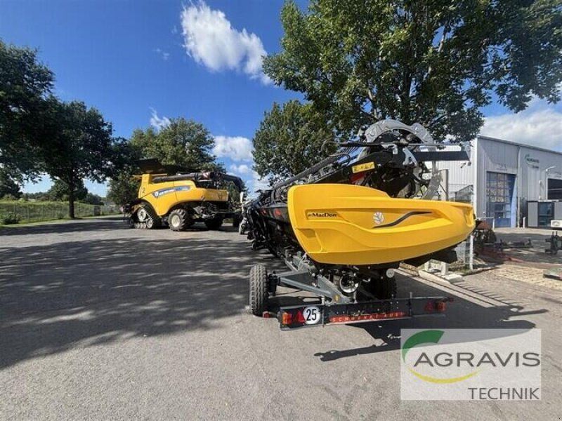 New Holland CR 9.90 RAUPE + MAC DON  FD 241