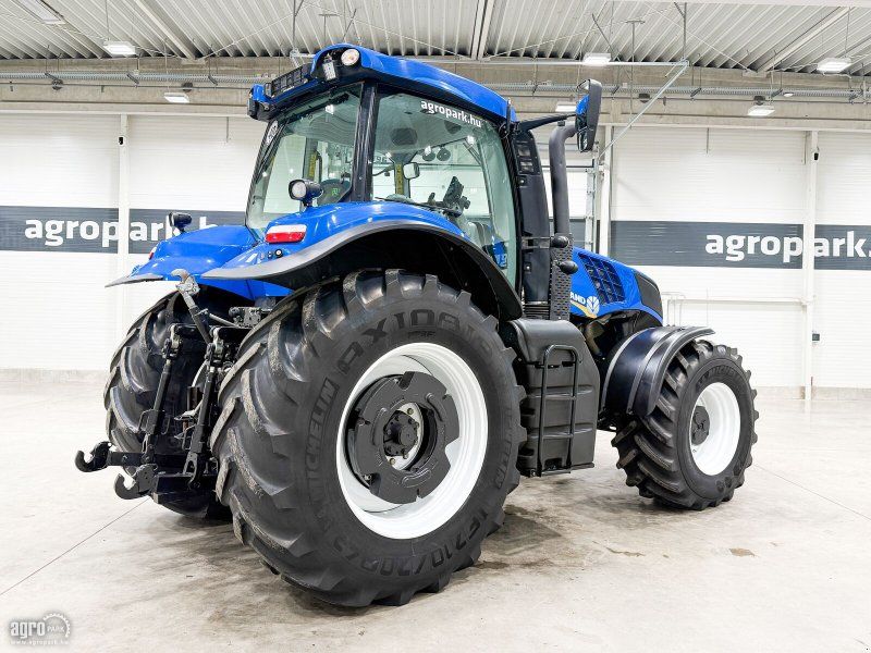 New Holland T8.360 19/4 Eco 40 km/h transmission, front axle and cab suspens