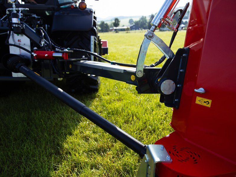 DRAGONE COBRA 240 Plus Seiten / Böschungs für Traktor-