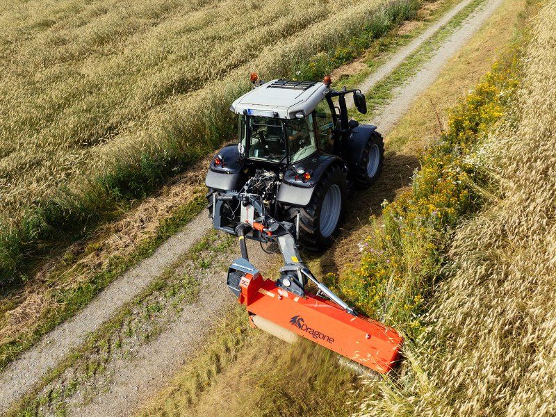 DRAGONE COBRA 240 Plus Seiten / Böschungs für Traktor-