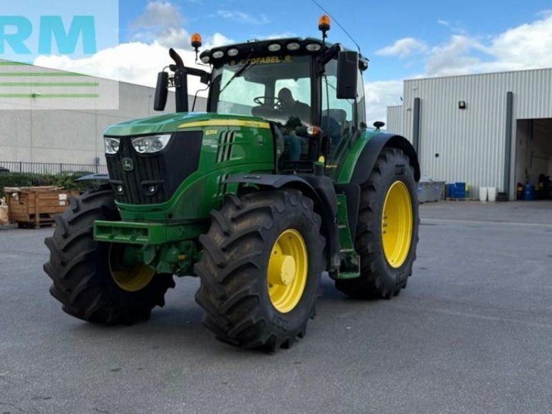 John Deere 6215R