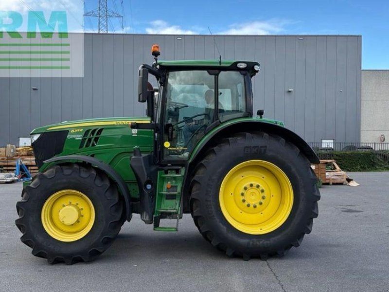 John Deere 6215R