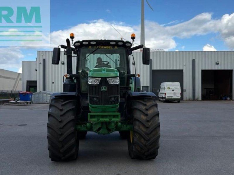John Deere 6215R
