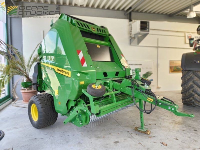 John Deere V462M
