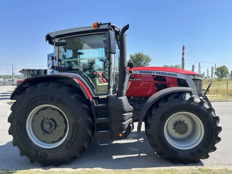 Massey Ferguson 8S.225