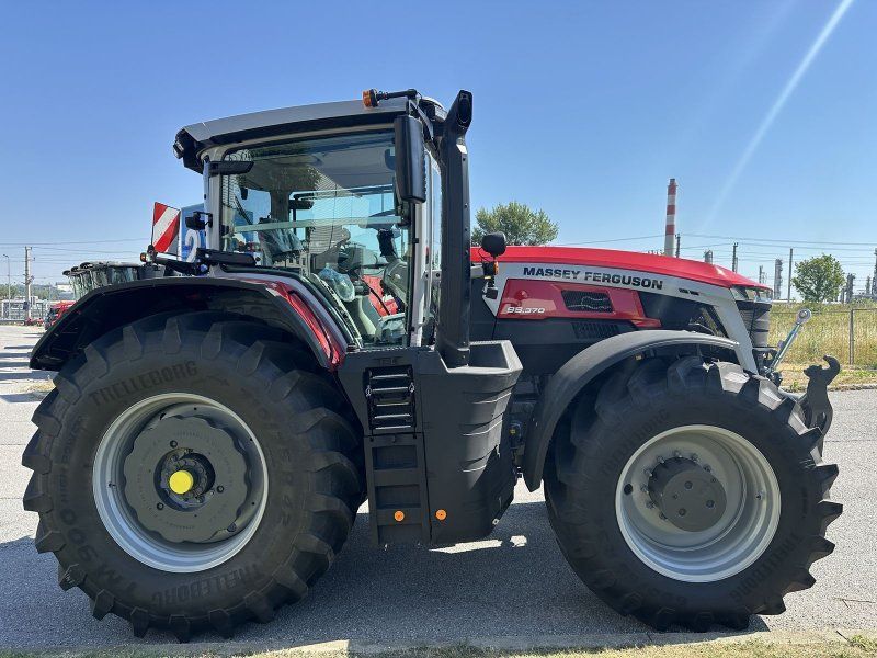 Massey Ferguson 9S.370