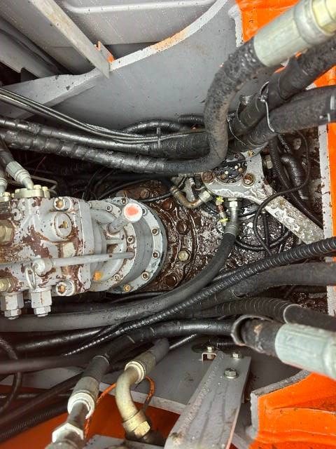 Hitachi ZX 130 W