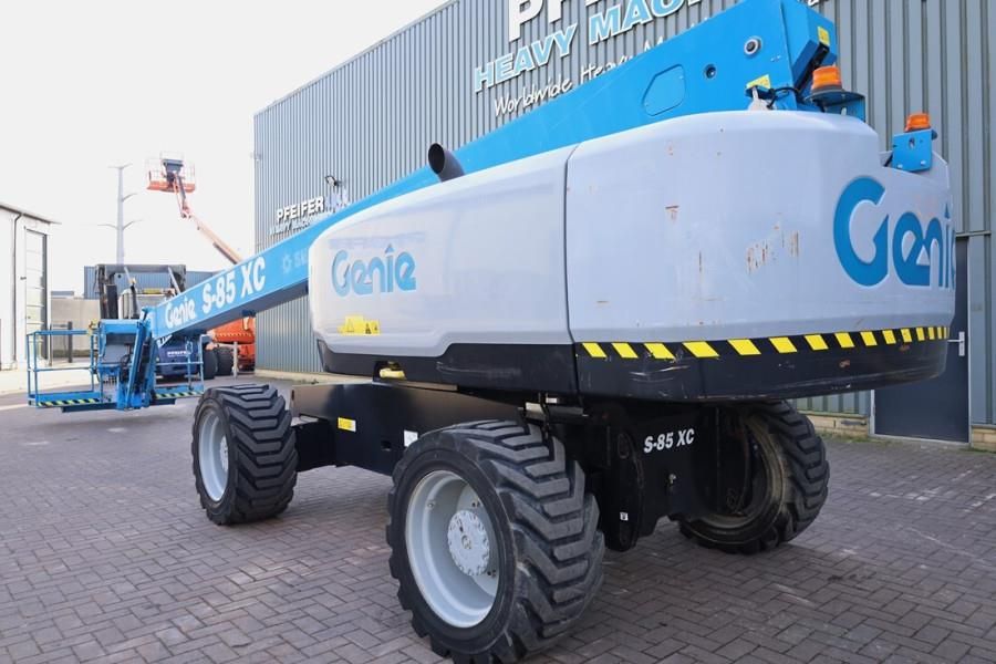 Genie S85XC Valid inspection, Diesel, 4x4 Drive, 28m Wor