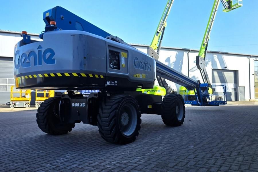Genie S85XC Valid inspection, Diesel, 4x4 Drive, 28m Wor