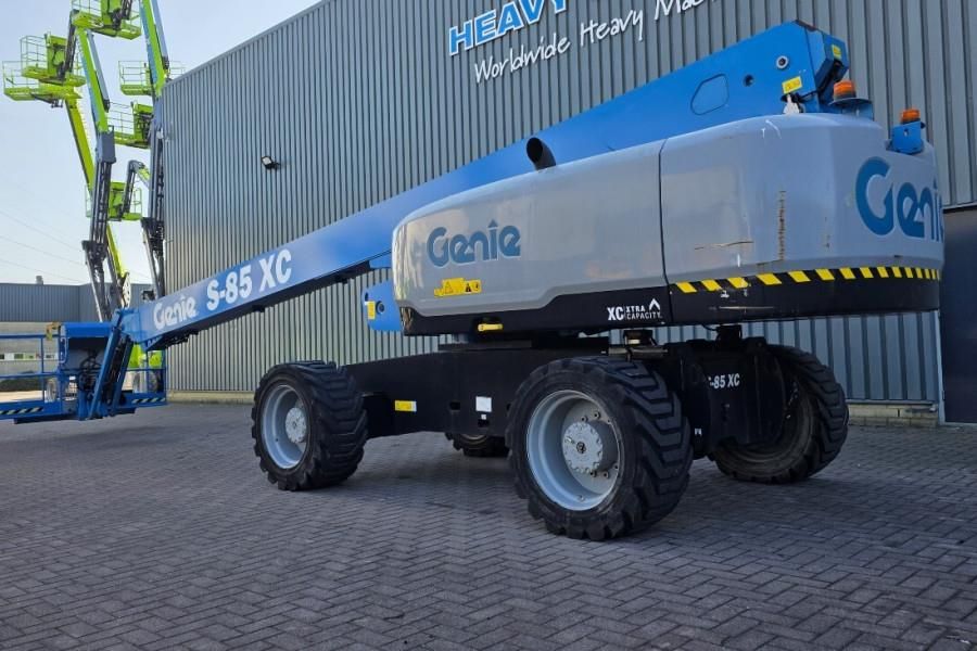 Genie S85XC Valid inspection, Diesel, 4x4 Drive, 28m Wor