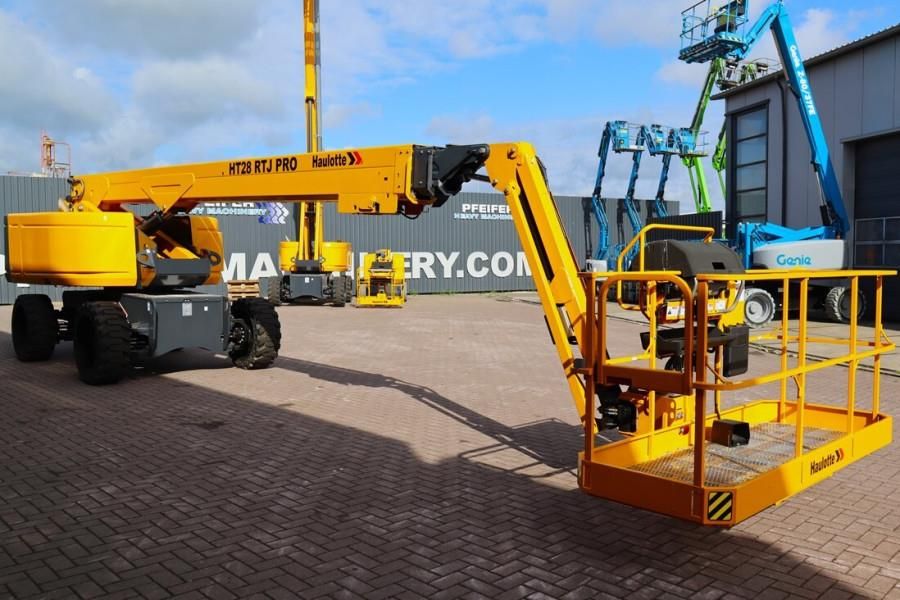 Haulotte HT28RTJ Pro 4x4x4 Drive, 28 m Working Height, 24m