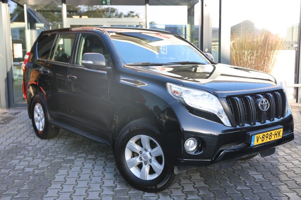 Toyota Landcruiser 150 2.8 D-4D 5DRS ACTIVE A/T VAN