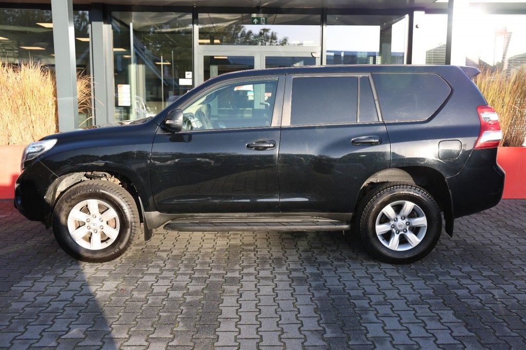 Toyota Landcruiser 150 2.8 D-4D 5DRS ACTIVE A/T VAN