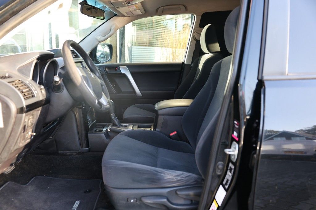 Toyota Landcruiser 150 2.8 D-4D 5DRS ACTIVE A/T VAN