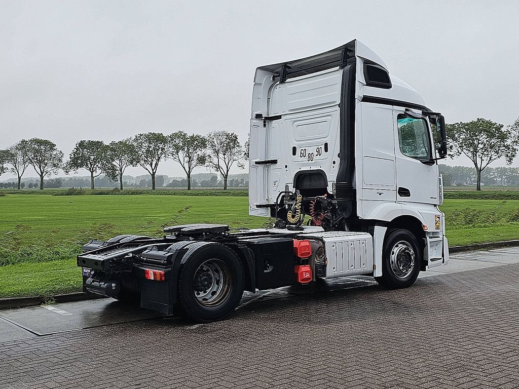MERCEDES-BENZ ACTROS 1843