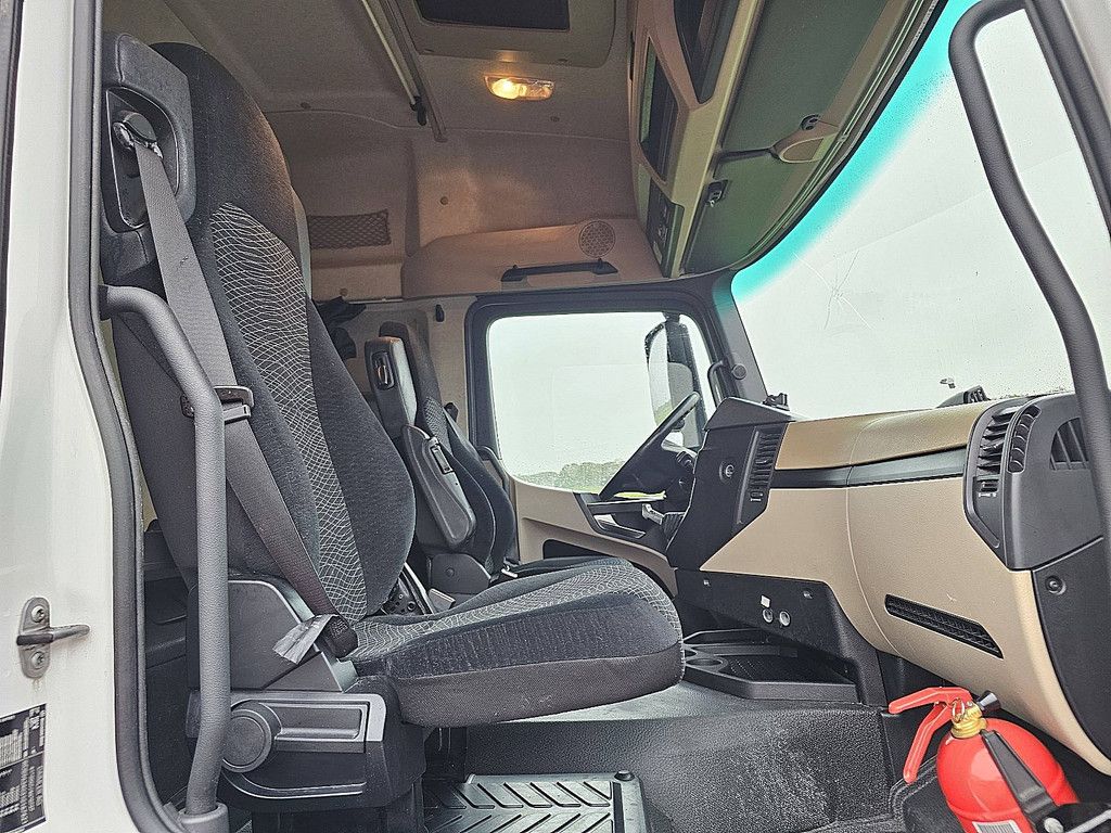 MERCEDES-BENZ ACTROS 1843
