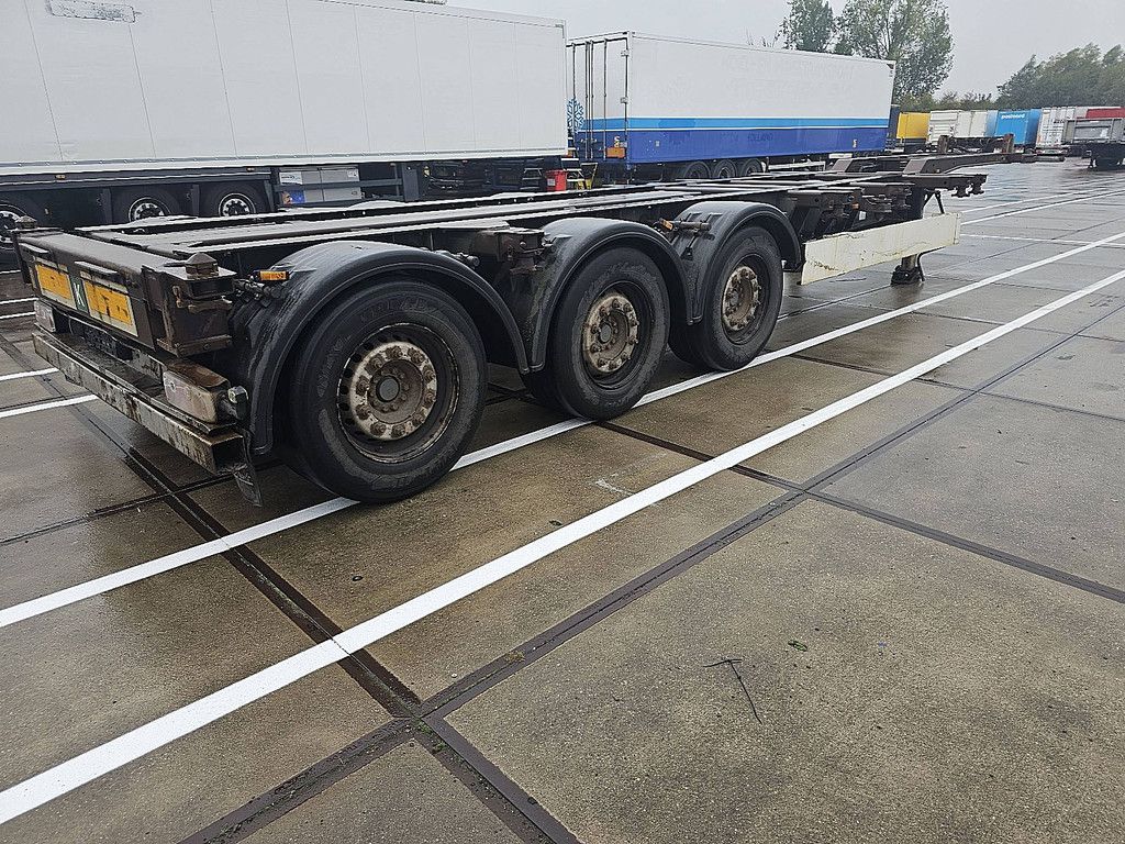 KOGEL SW24 MULTI 2X 20, 1X30, 1X40, HIGHCUBE, 20FT MITTIG