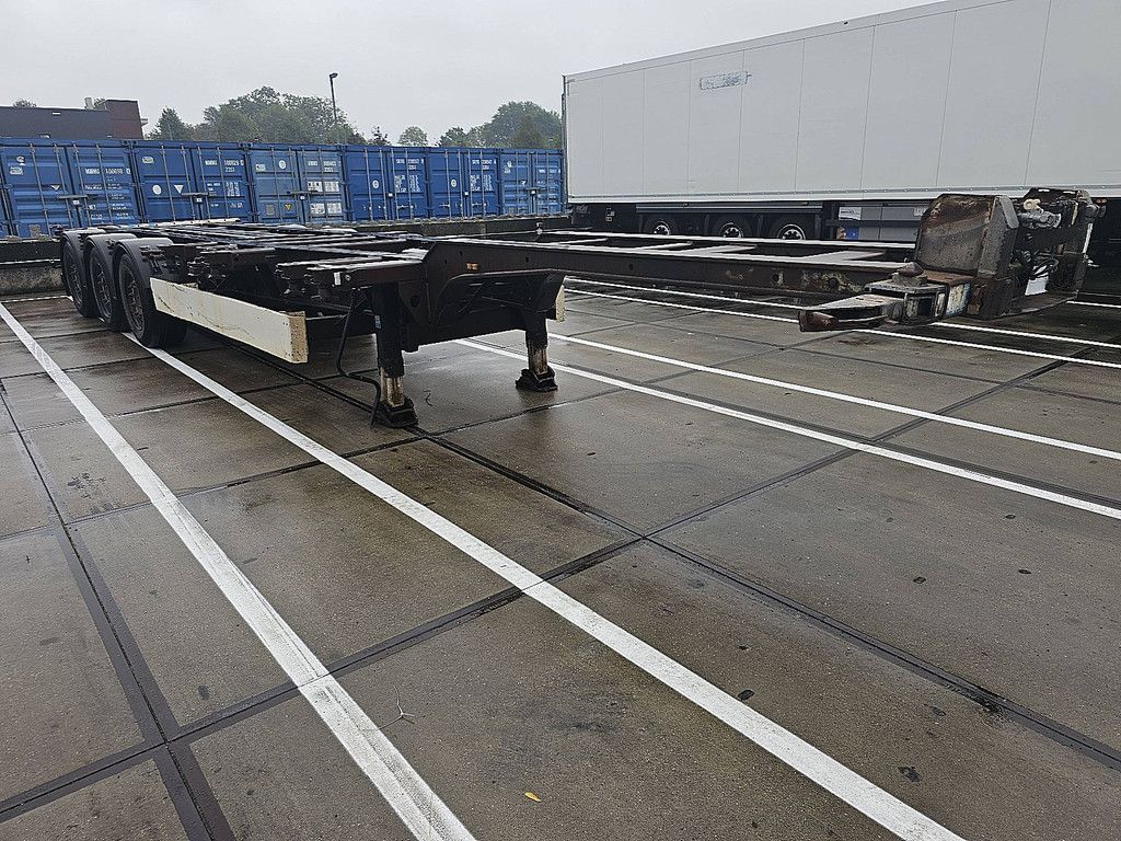 KOGEL SW24 MULTI 2X 20, 1X30, 1X40, HIGHCUBE, 20FT MITTIG