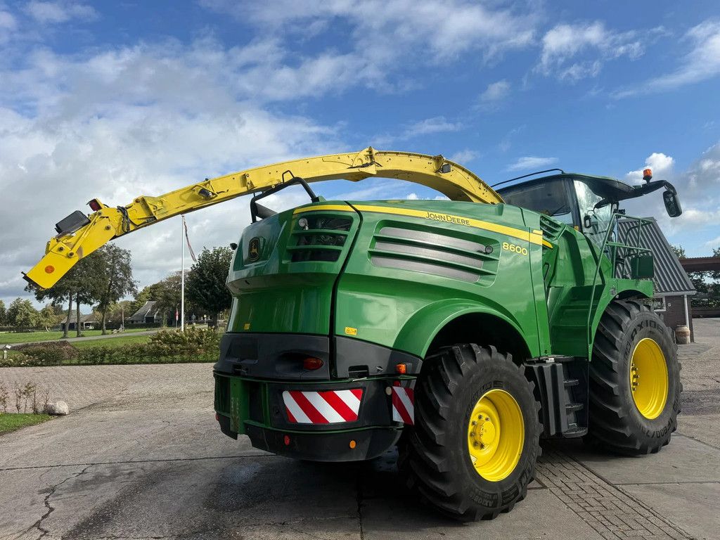 John Deere 8600 JD 8600 4 WD 40 KM Harvester Airco Combine