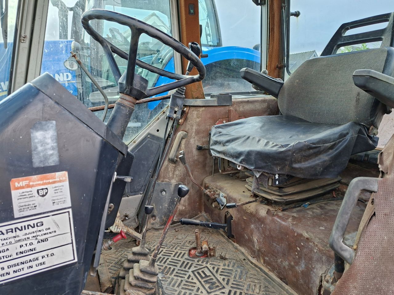 Massey Ferguson 690 met voorlader