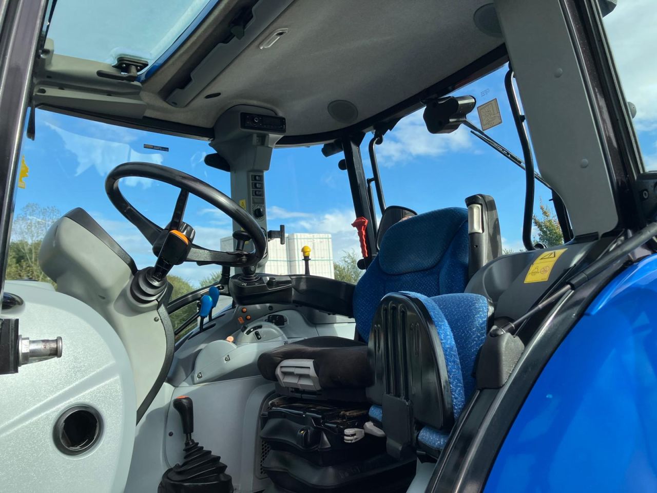 New holland T5.105DC