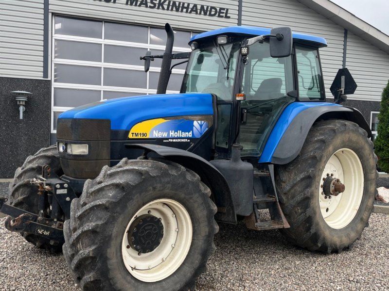 New Holland TM190 SS med frontlift