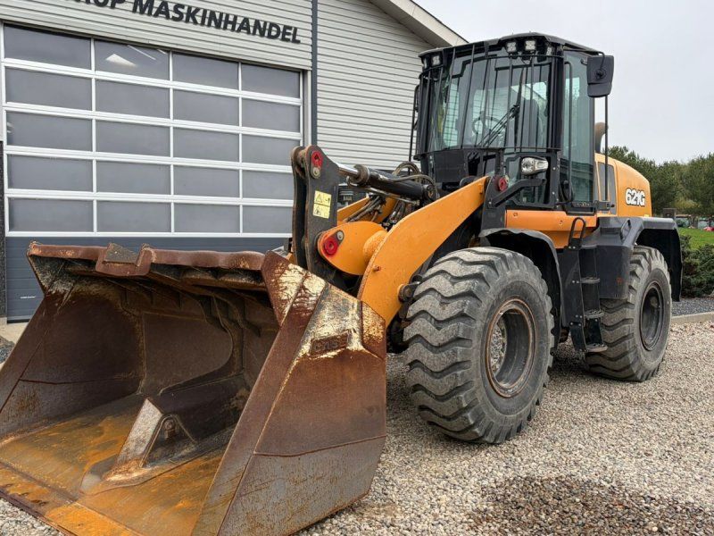 Case IH 621G Med højtip skovl på