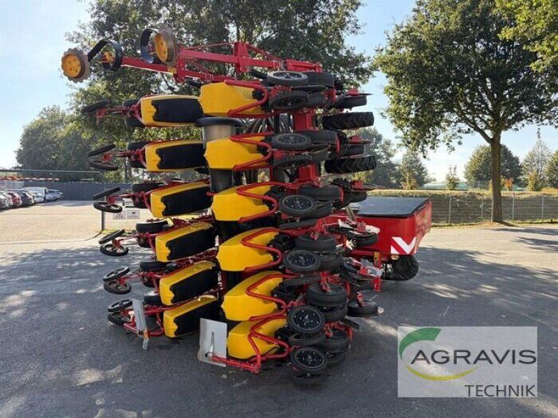 Väderstad TEMPO 12 + FH 2200 Fronttank