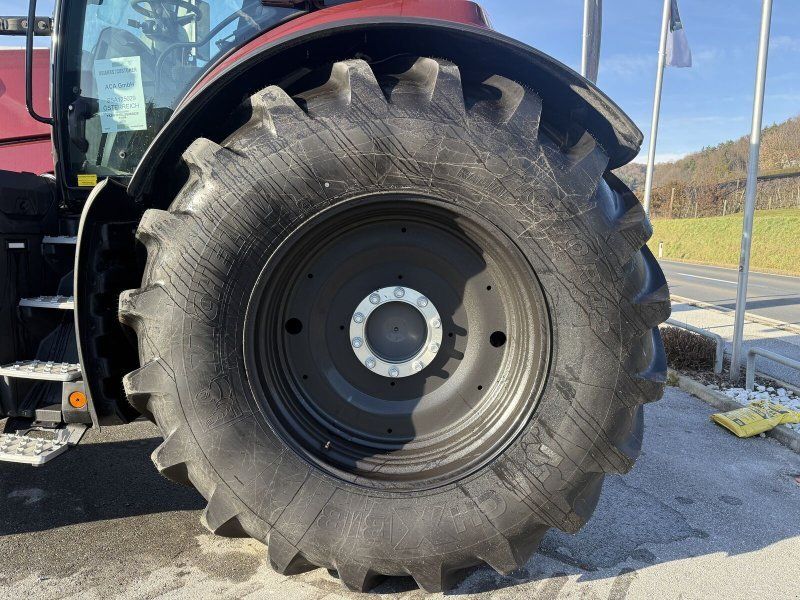 Valtra Q305