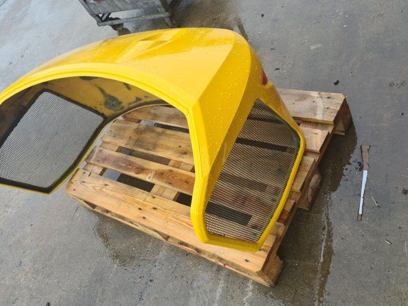 Mecalac MCL8 Motorhjelm
